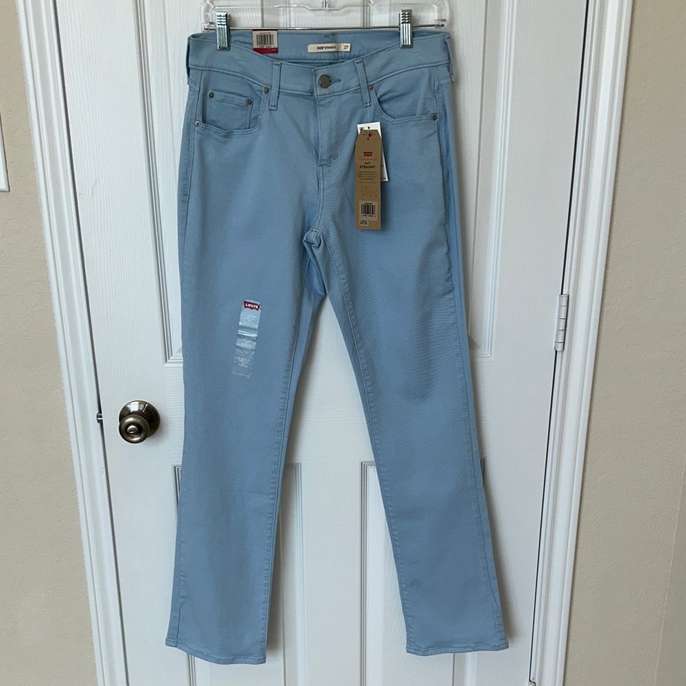 NWT Levi's Women's Sky Blue Straight Leg Jeans Size 27